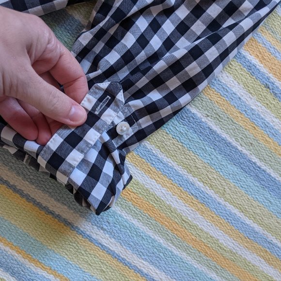 ⭐ Vineyard Vines Black and White Gingham Popover size 2 - Picture 10 of 13
